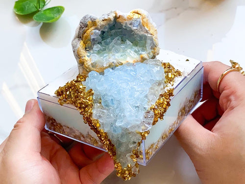 CELESTINE GEODE CAKE