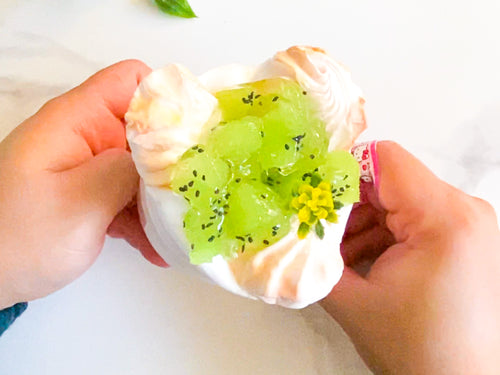 KIWI FEIJOA PAVLOVA