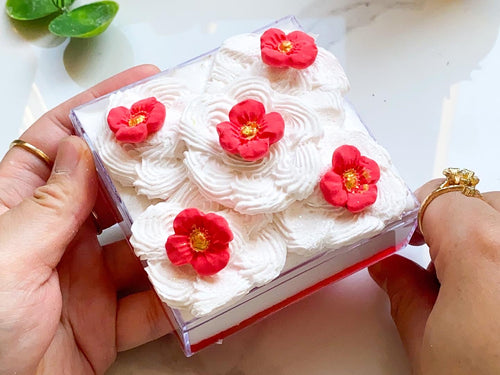 CAMELLIA CREAM CAKE
