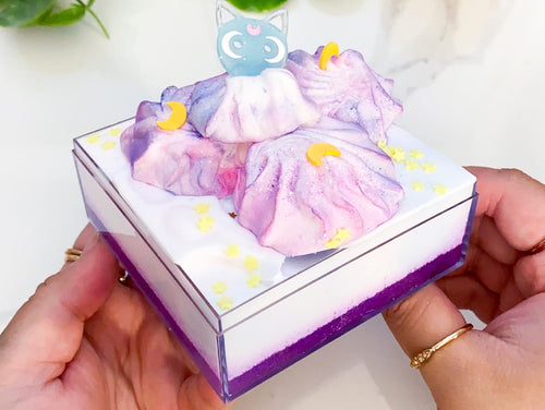 LUNA'S COSMIC PAVLOVA CAKE