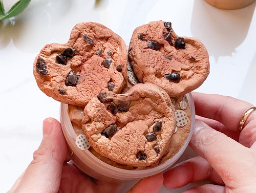 CHOCOLATE CHIP HEART COOKIE
